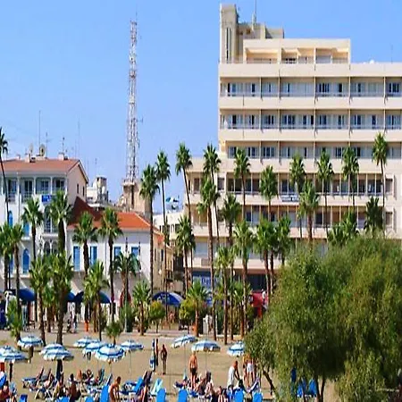 Ibis Styles Larnaca 2*