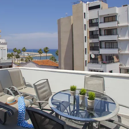 Ibis Styles Larnaca 2*