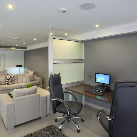 Hotel Ibis Styles Larnaca 2*