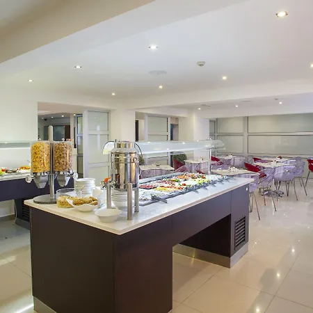 Hotel Ibis Styles Larnaca 2*