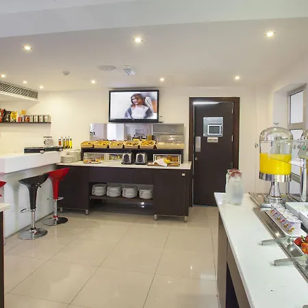 Ibis Styles Larnaca 2*
